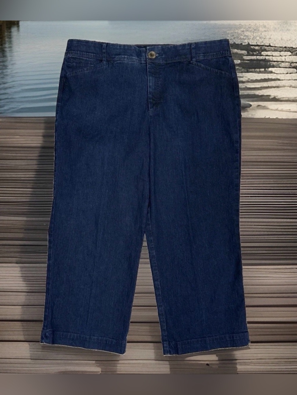Christopher & Banks Capri Blue Jeans Womens
Size 16 Signature Comfort 37x22.5